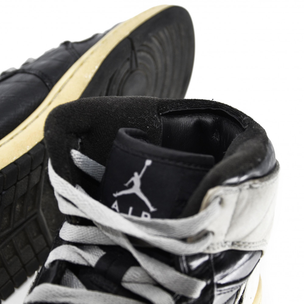 Nike Air Jordan 1 Retro (Shadow)