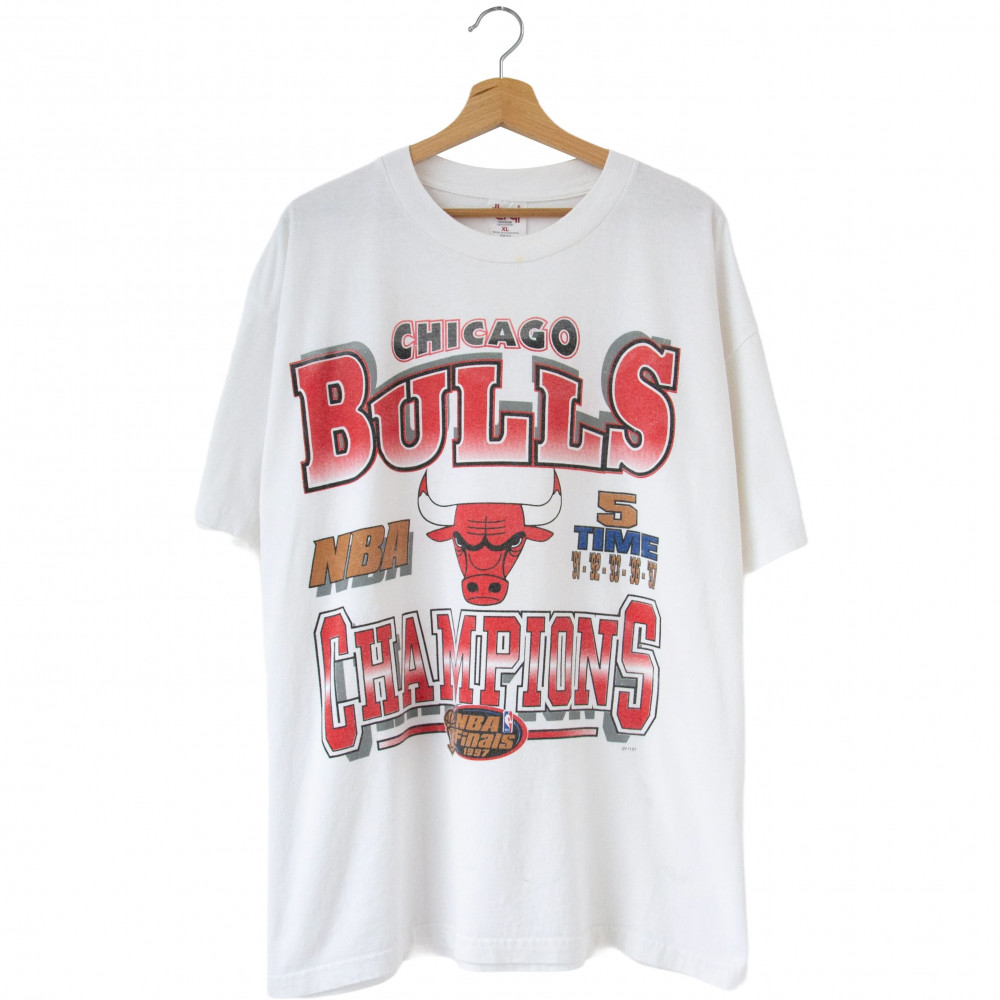 Chicago Bulls Vintage Tee (White)