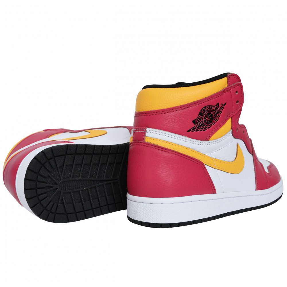 Nike Air Jordan 1 Retro High OG (Fusion Red)